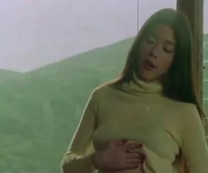 Ba trannies và một cô gái có anh sec hoang thuy linh vui vẻ trên giường