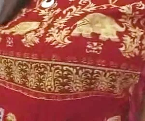 Con đĩ quan hệ tình dục vì tiền secvang anh